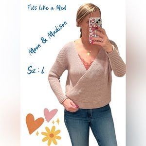 Moon & Madison🦩 Long sleeve sweater. Deep V neck & back Champagne Sz: L